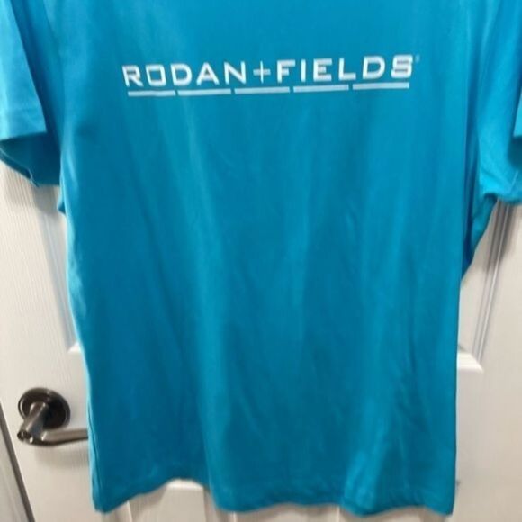 𝅺RODAN and Fields t-shirt New no tags large - Picture 4 of 8